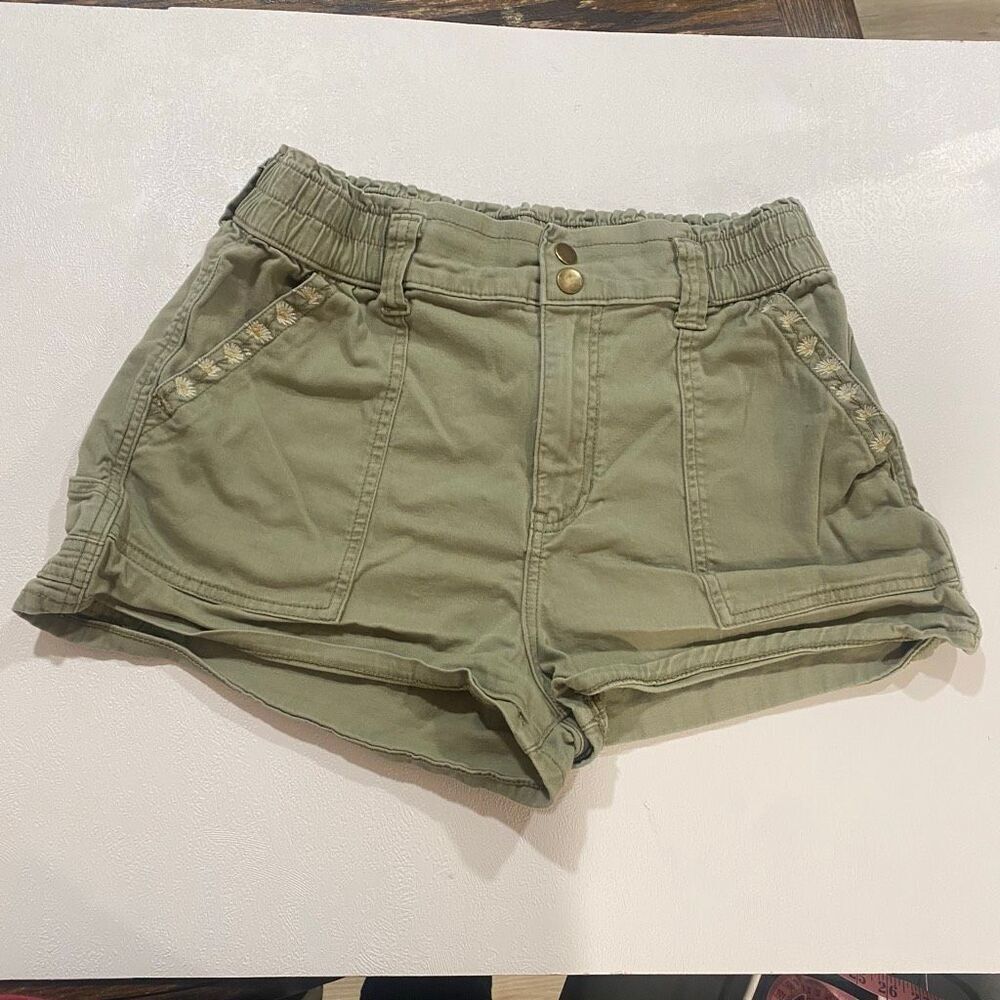Arizona Jean Co. Olive Green Utility Shorts Floral Embroidered Size 12